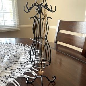 Jewelry hanger together with 2 necklaces